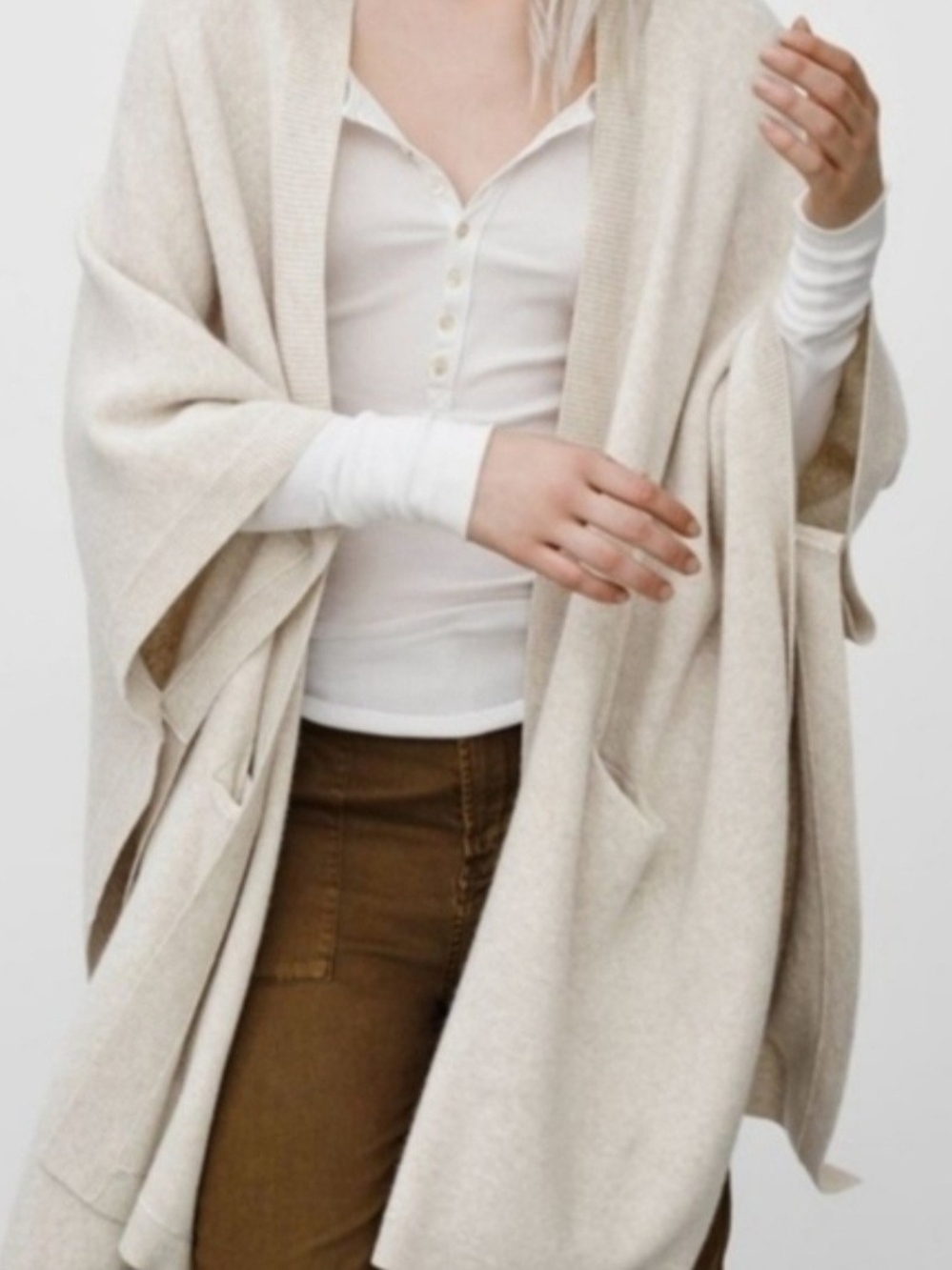 Aritzia Golden Women S/M Roohan Alpaca Wool Blend Poncho Sweater With Pockets